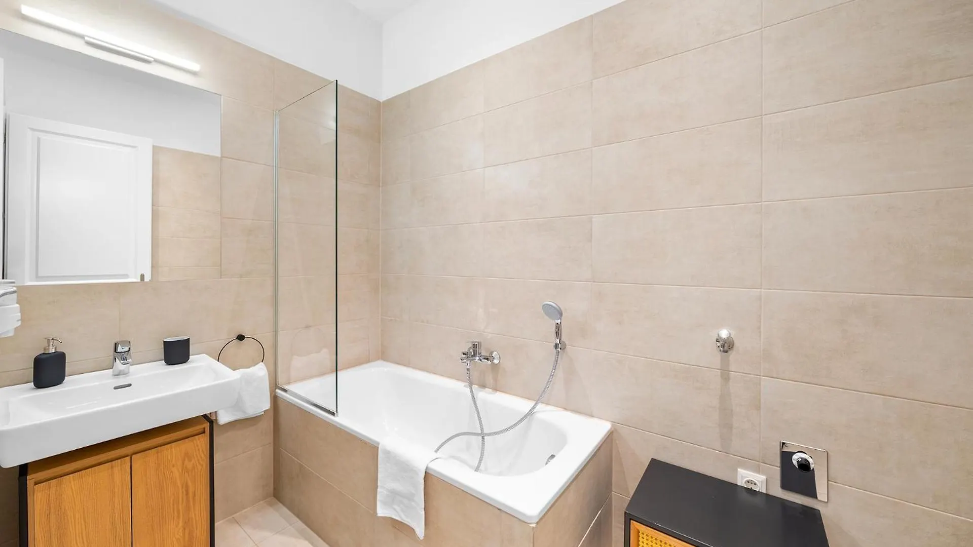 Vienna Chic Residences #Cozy Suite Apartment